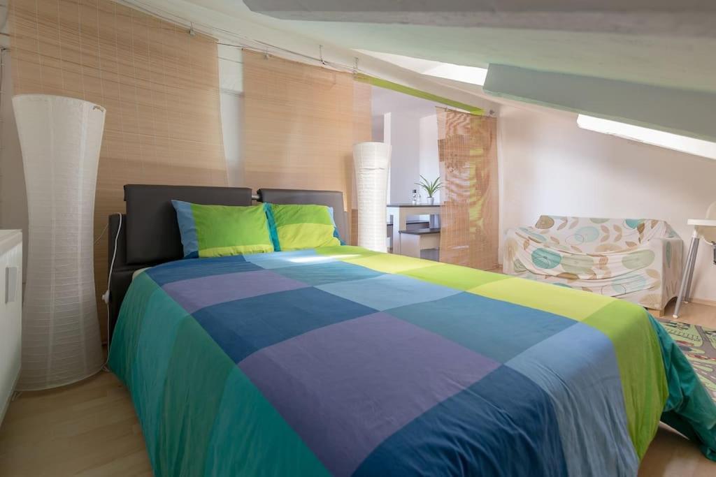 Lovely Spacious 3Room Loft Under Roof-100M2-Touristarea Rauth Εξωτερικό φωτογραφία