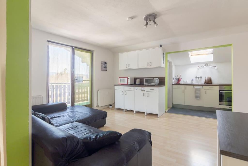 Lovely Spacious 3Room Loft Under Roof-100M2-Touristarea Rauth Εξωτερικό φωτογραφία