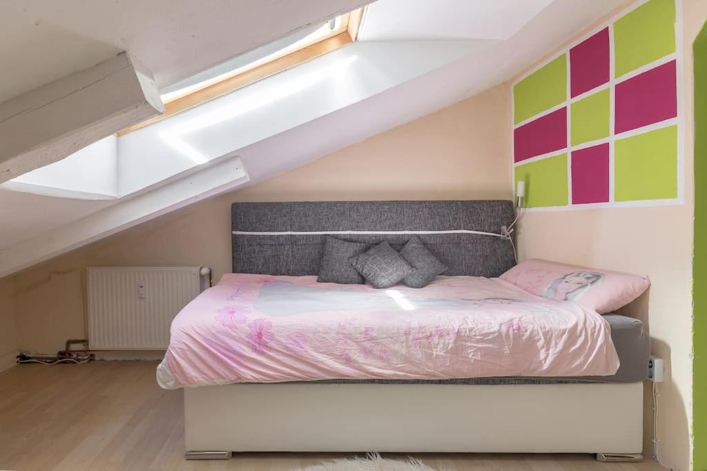 Lovely Spacious 3Room Loft Under Roof-100M2-Touristarea Rauth Εξωτερικό φωτογραφία