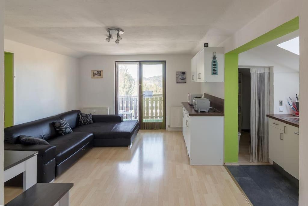 Lovely Spacious 3Room Loft Under Roof-100M2-Touristarea Rauth Εξωτερικό φωτογραφία